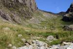 Looking up to the notch of Mickledore.